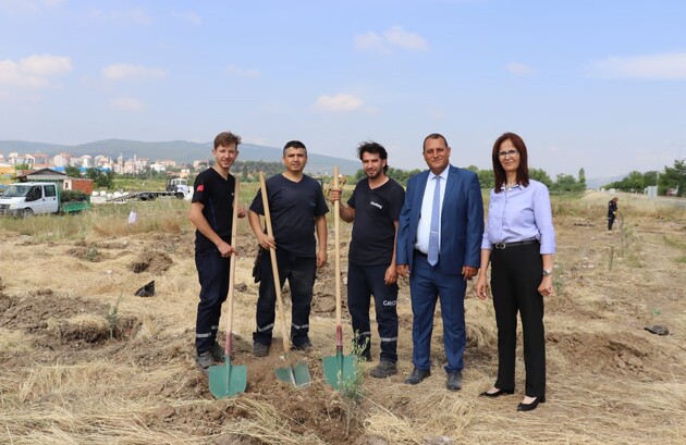 Gesbey Üretilen Her Kule Başına Bir Fidan Bağışlıyor